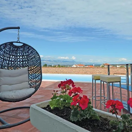 Apartamento Awesome In With Wifi Nin