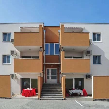 2 Bedroom In Apartmán Nin
